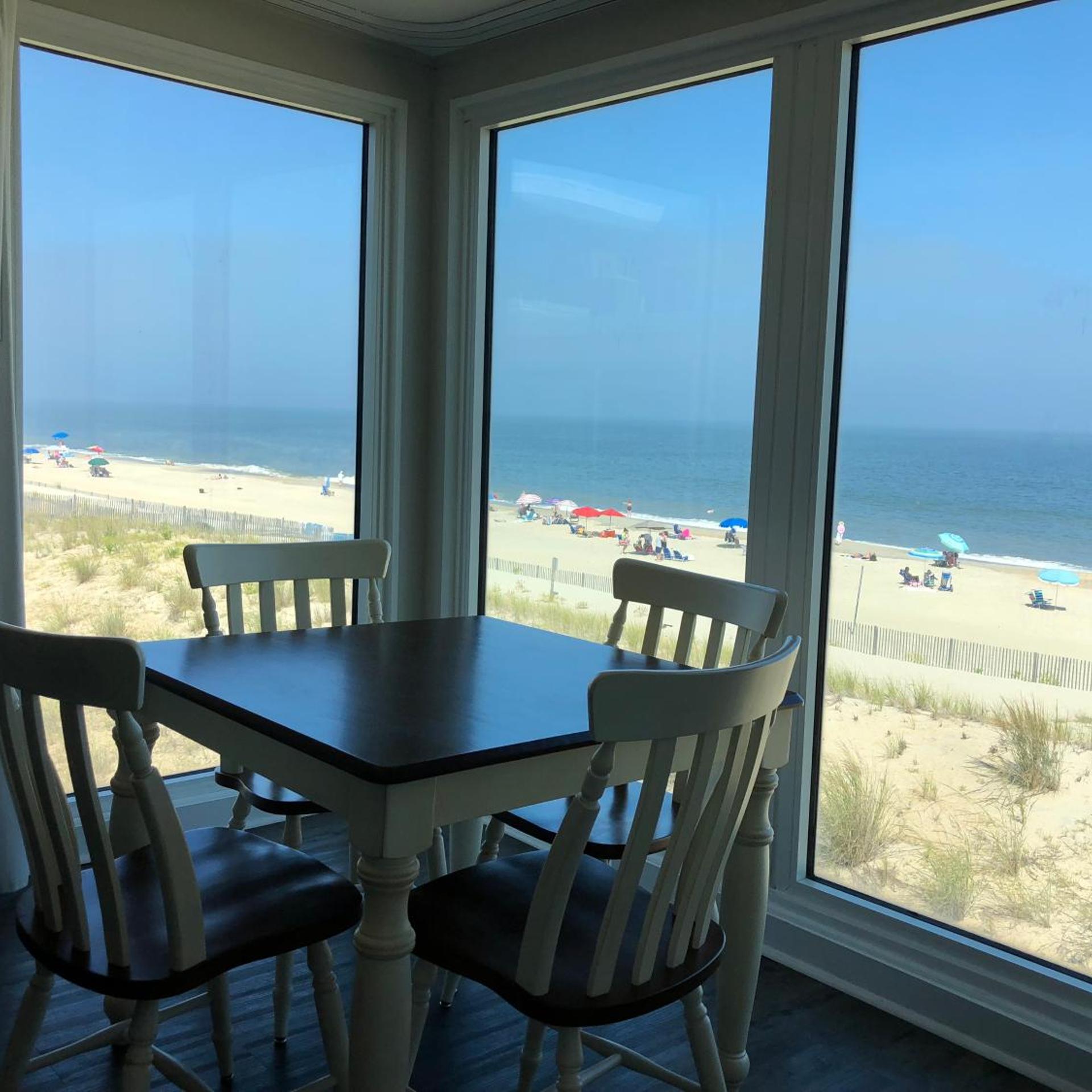 Surf Club Oceanfront Hotel 22/35