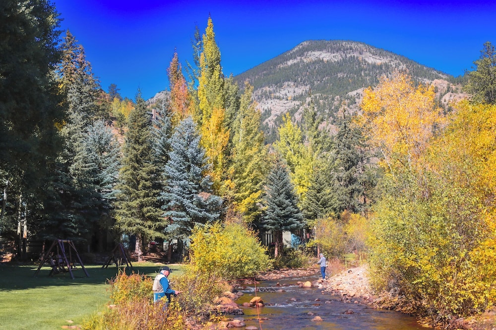 Aspen Winds on Fall River 64/68