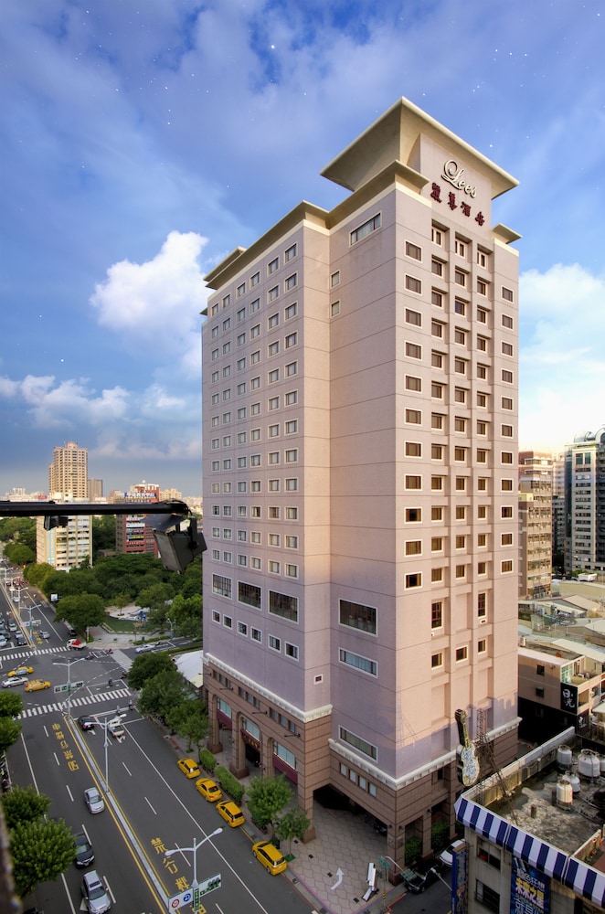 Lees Hotel 46/51