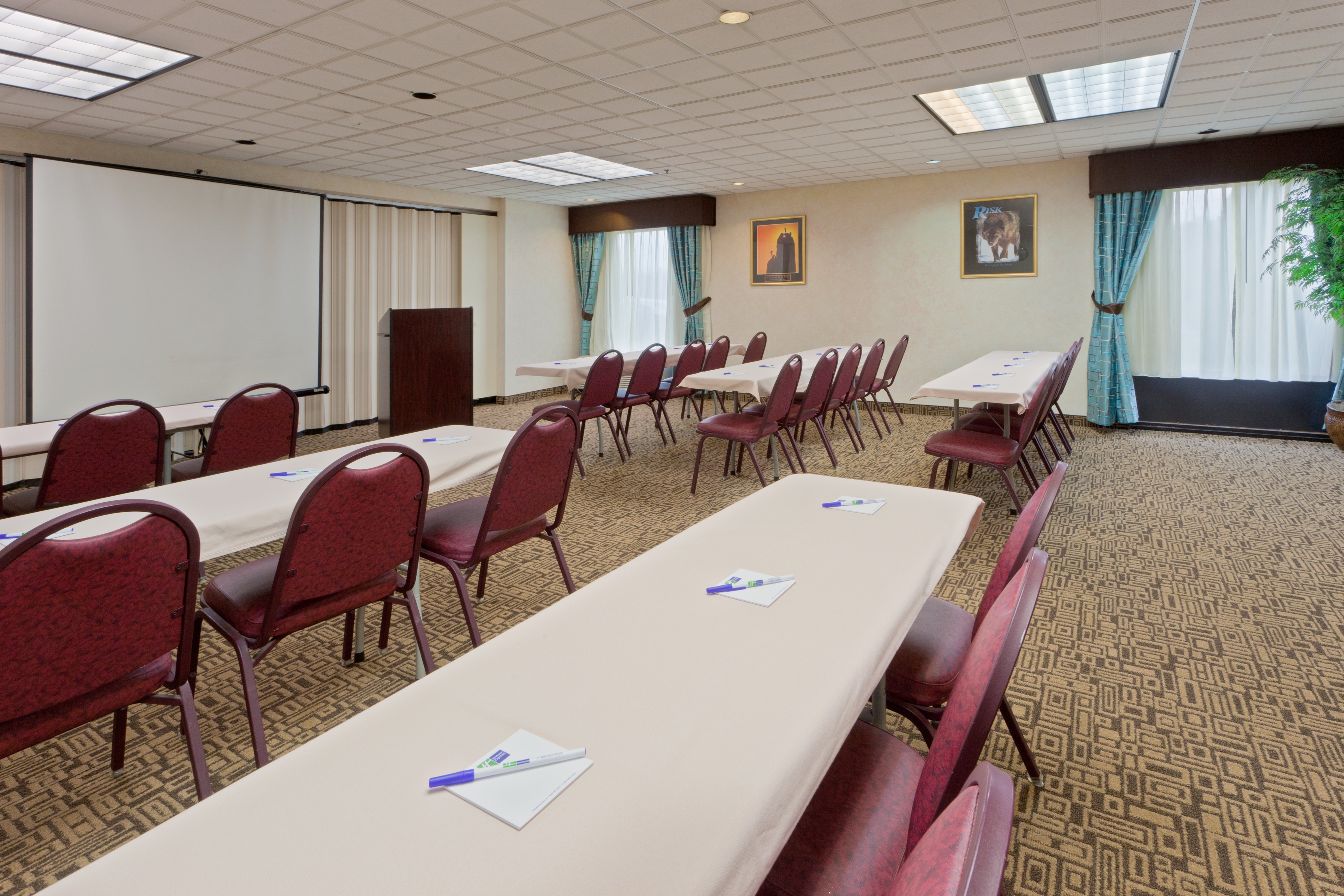 Holiday Inn Express Hotel And Suites Charleston Southridge 34/50