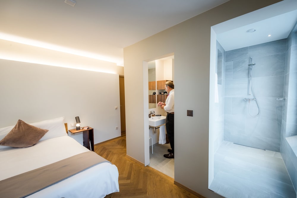 Hotel Ni-Mo 13/40