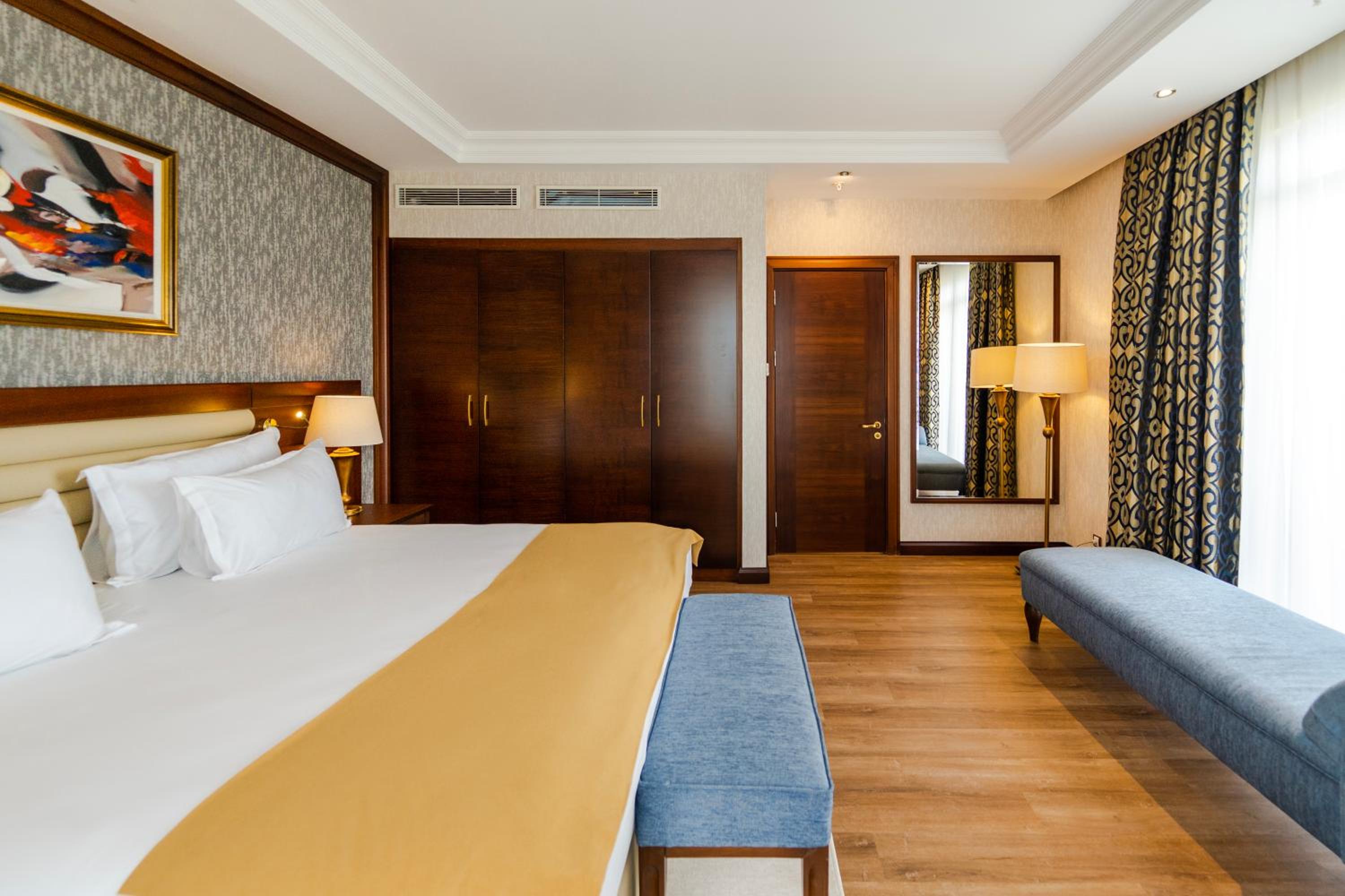 Wellborn King Suite، Wellborn Luxury Hotel 3/9