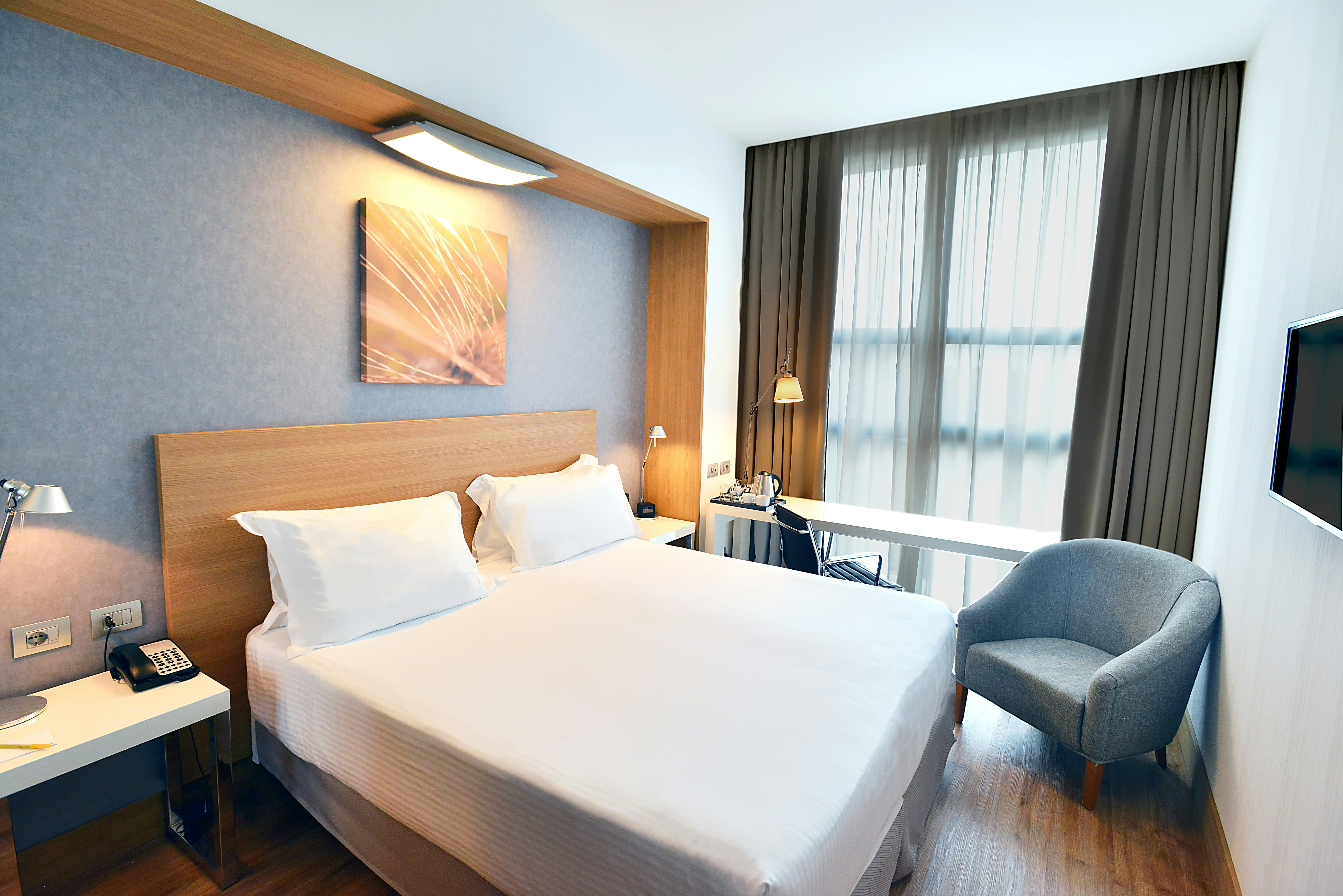 ROOM, KING BED