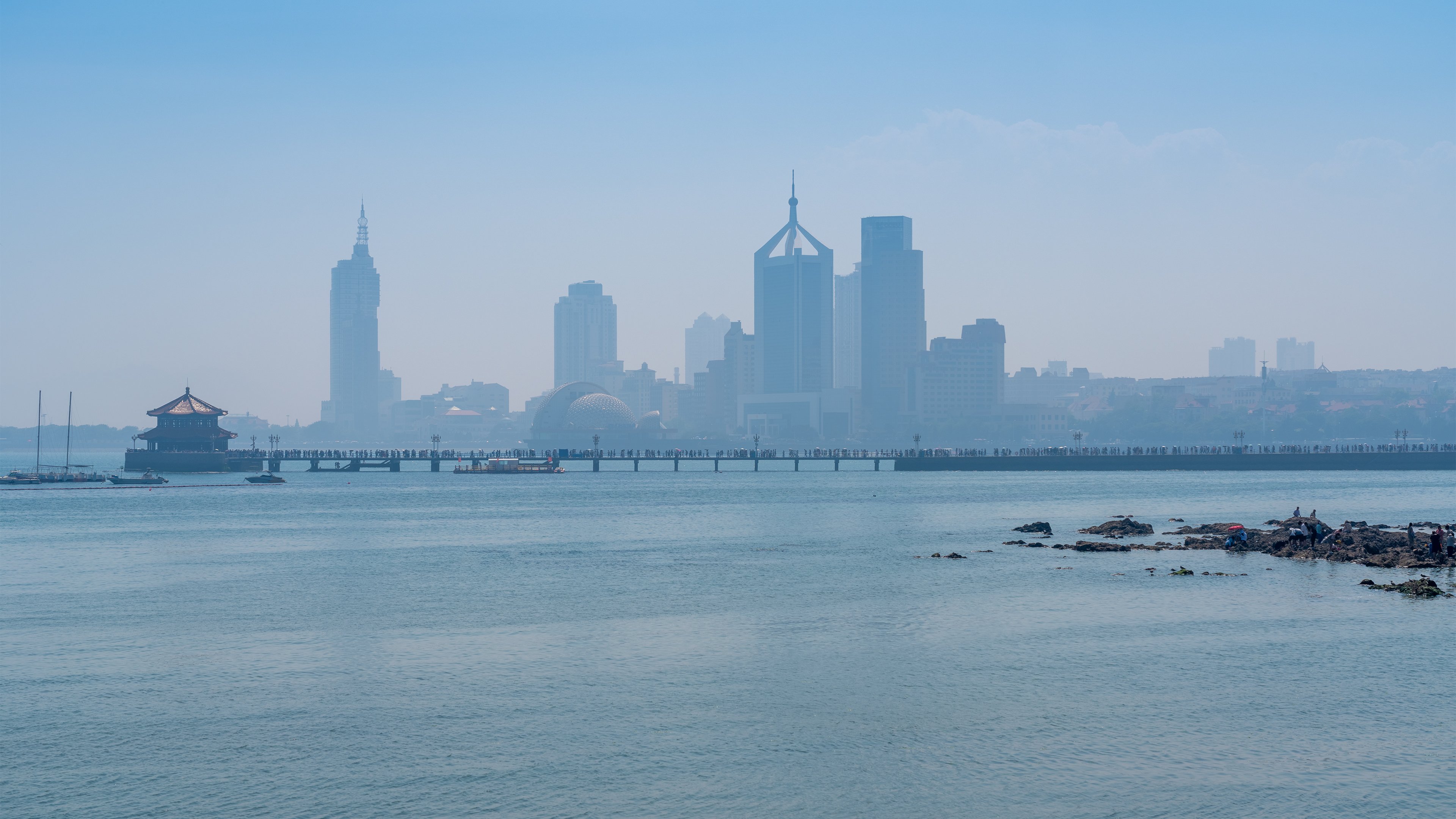 Holiday Inn Express Qingdao Shibei 35/37