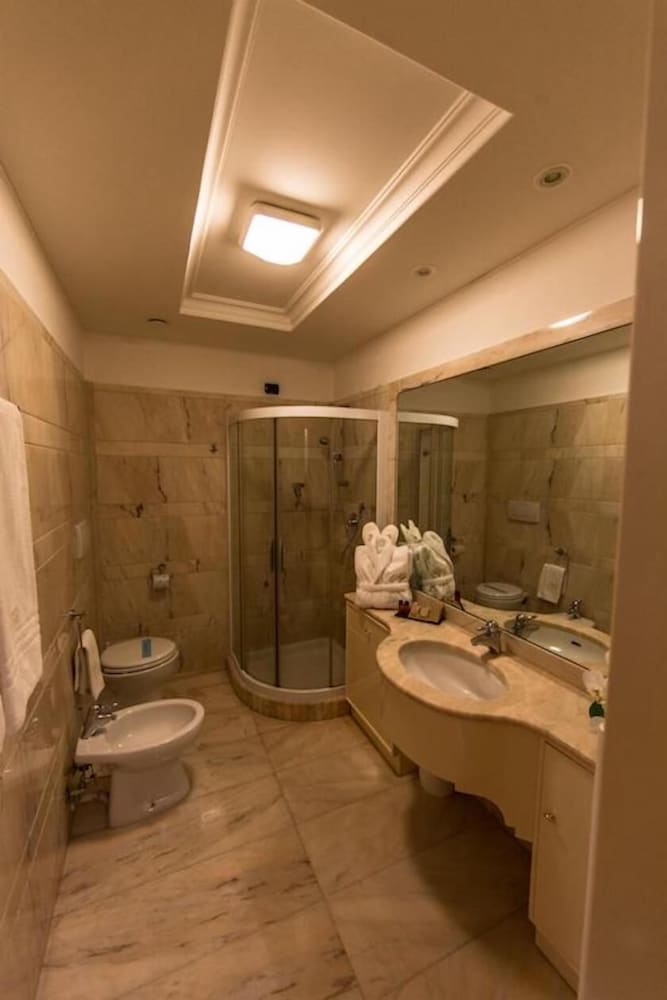 LH Hotel Domus Caesari 41/42