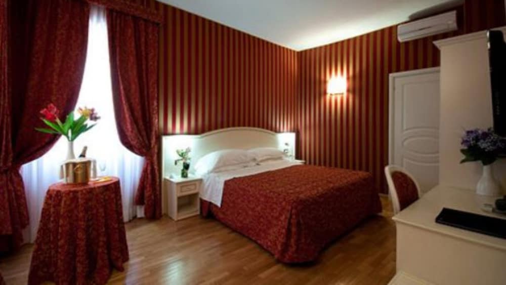 Trevi 41 Hotel 39/47