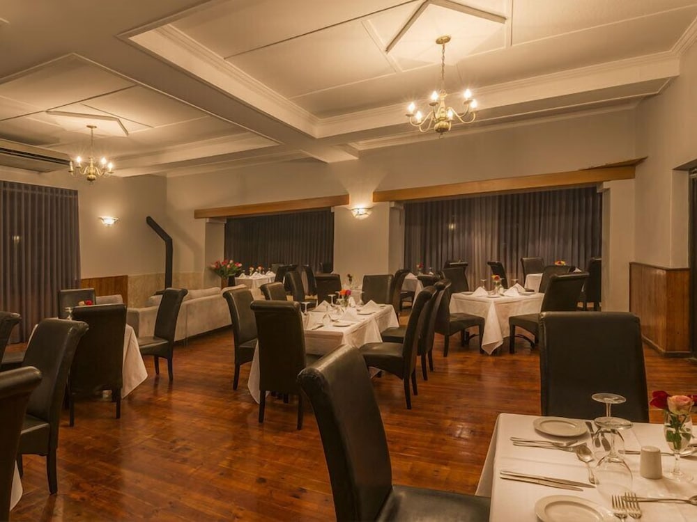 Clanwilliam Hotel by Country Hotels 26/28