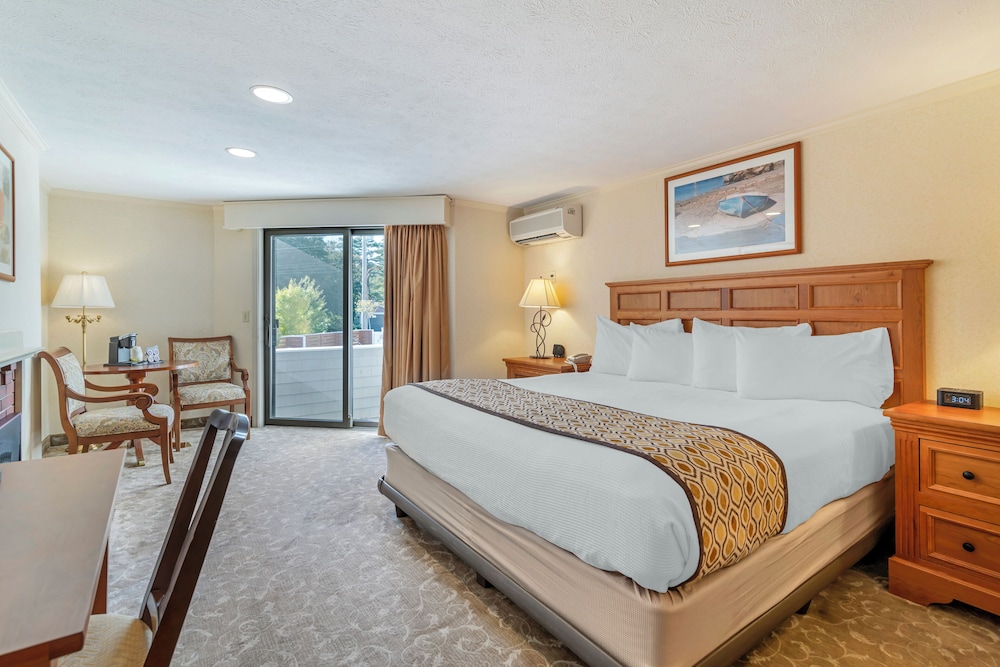 Grand, Meadow, King Bed