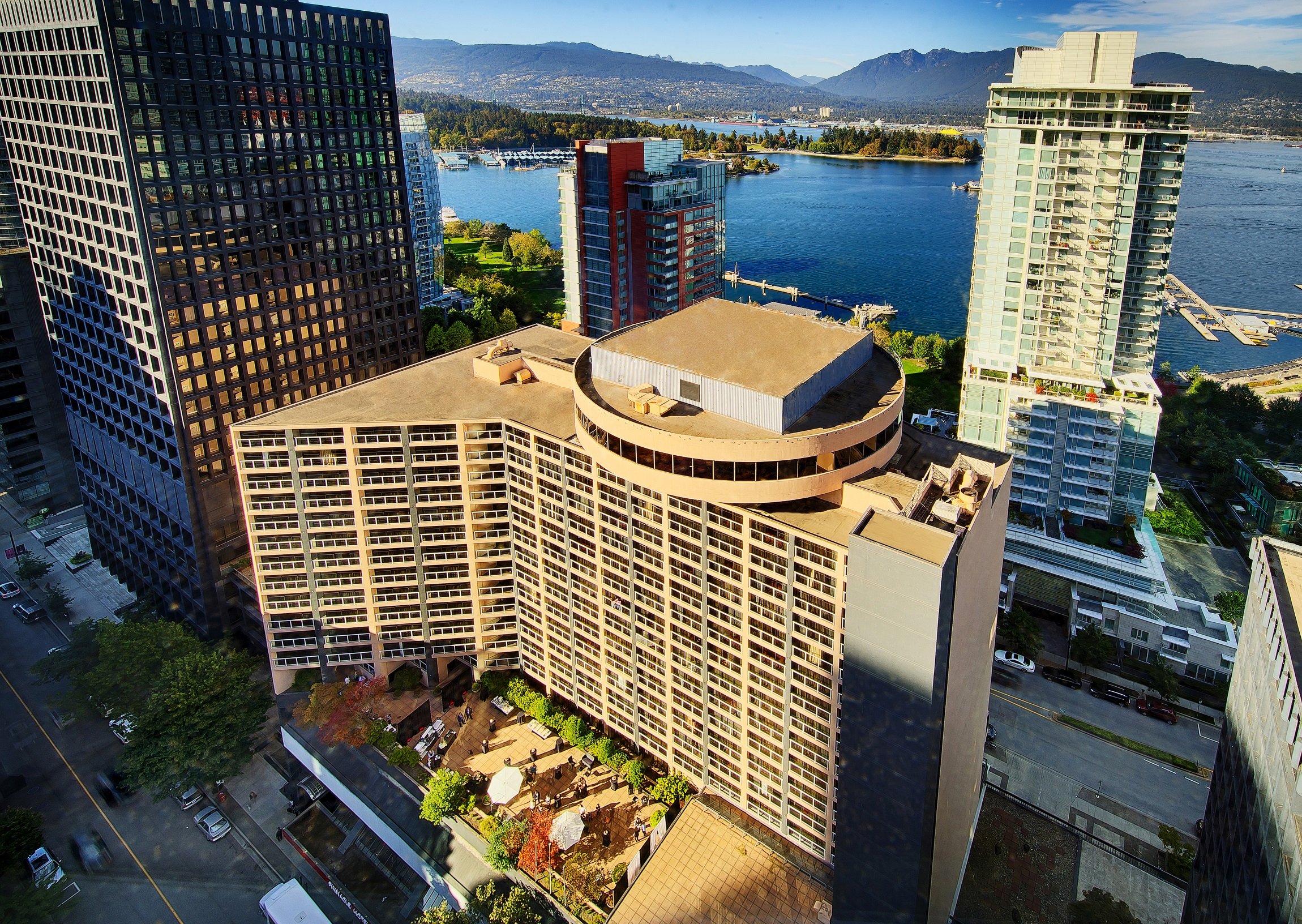 Pinnacle Vancouver Harbourfront (Ex Renaissance) 5/57