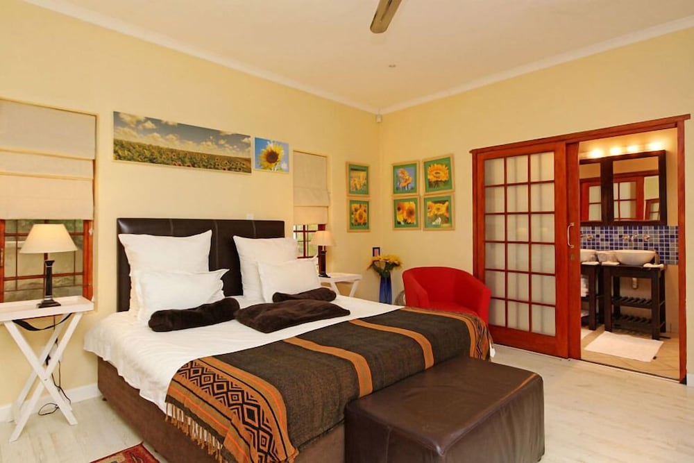 Kleinbosch Lodge 12/45