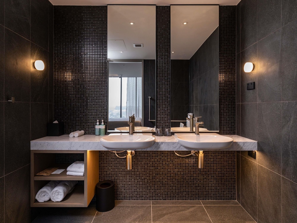 Novotel Sydney Cabramatta 20/47