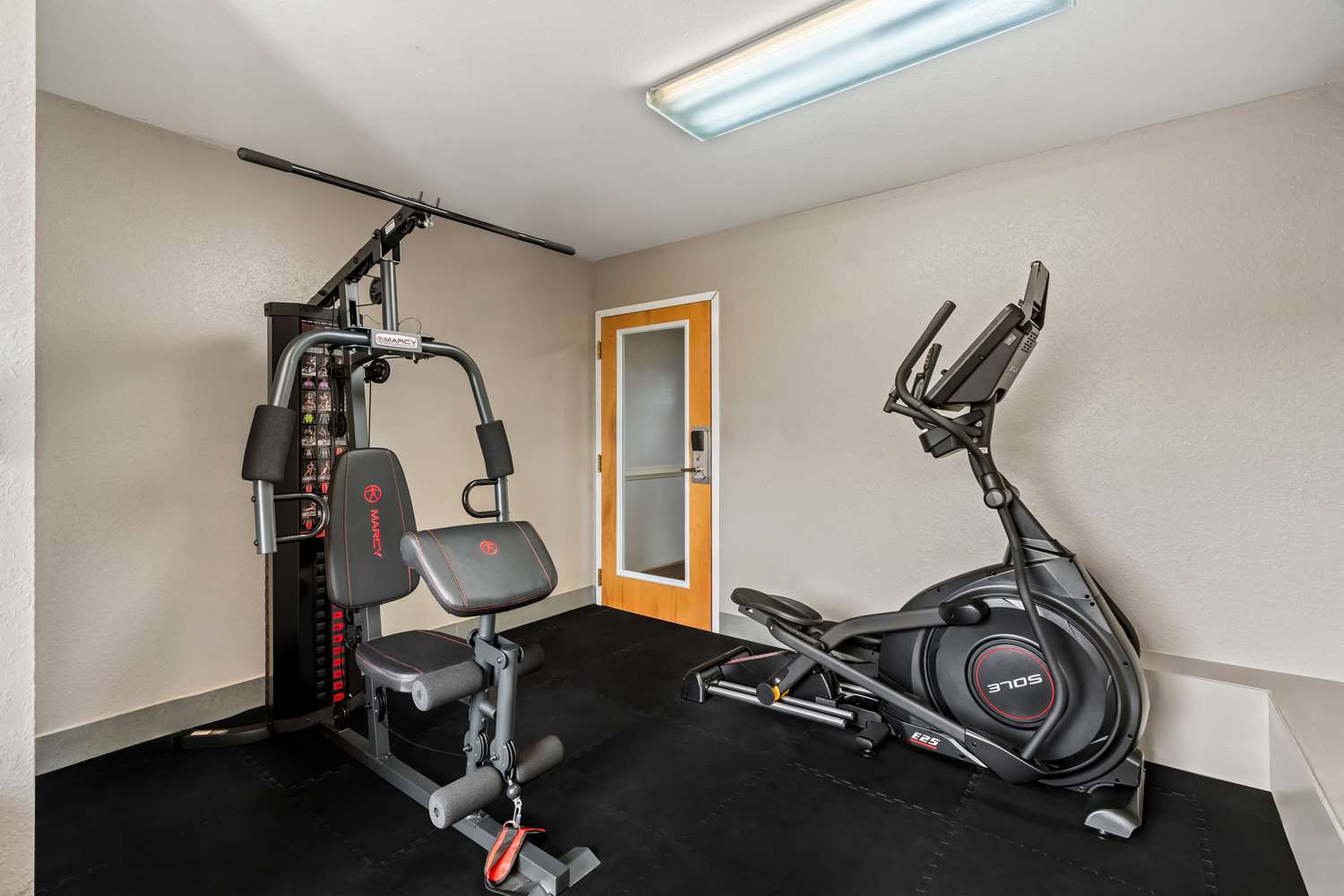 Quality Inn & Suites Biloxi - Ocean Springs 19/25