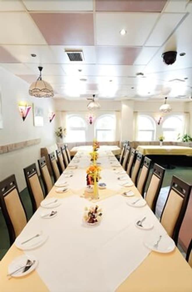 Hotel & Restaurant Park-Cafe Isa 36/50