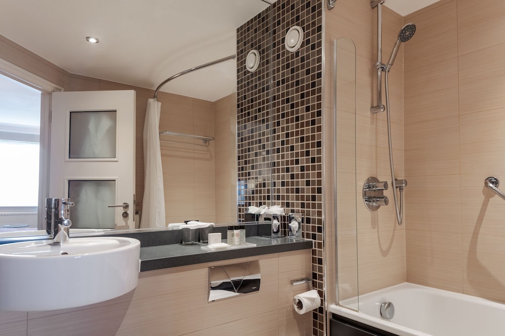 Telford Hotel, Spa & Golf Resort 63/65