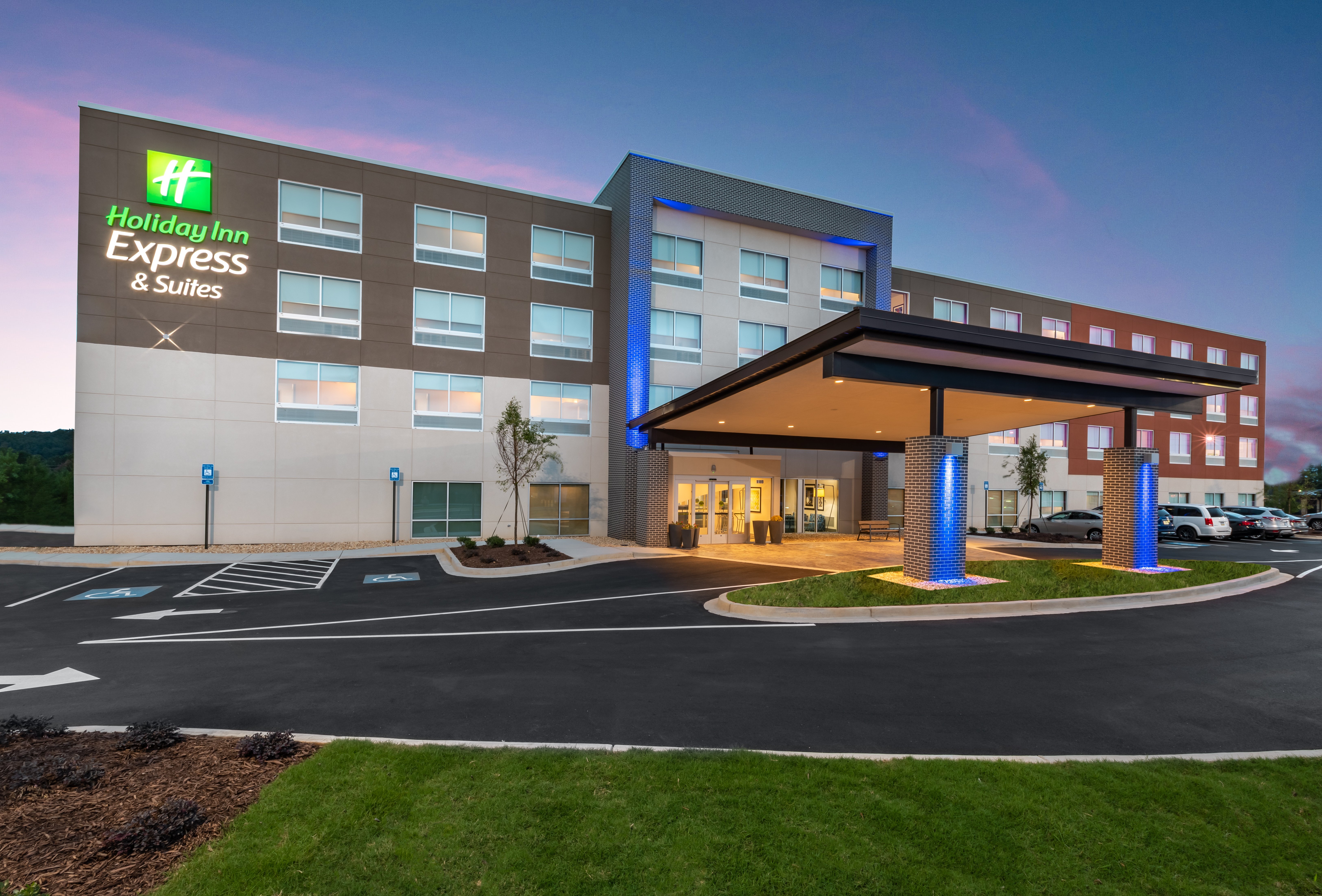 Holiday Inn Express Suites Gainesville Lake Lanier Area 59/59