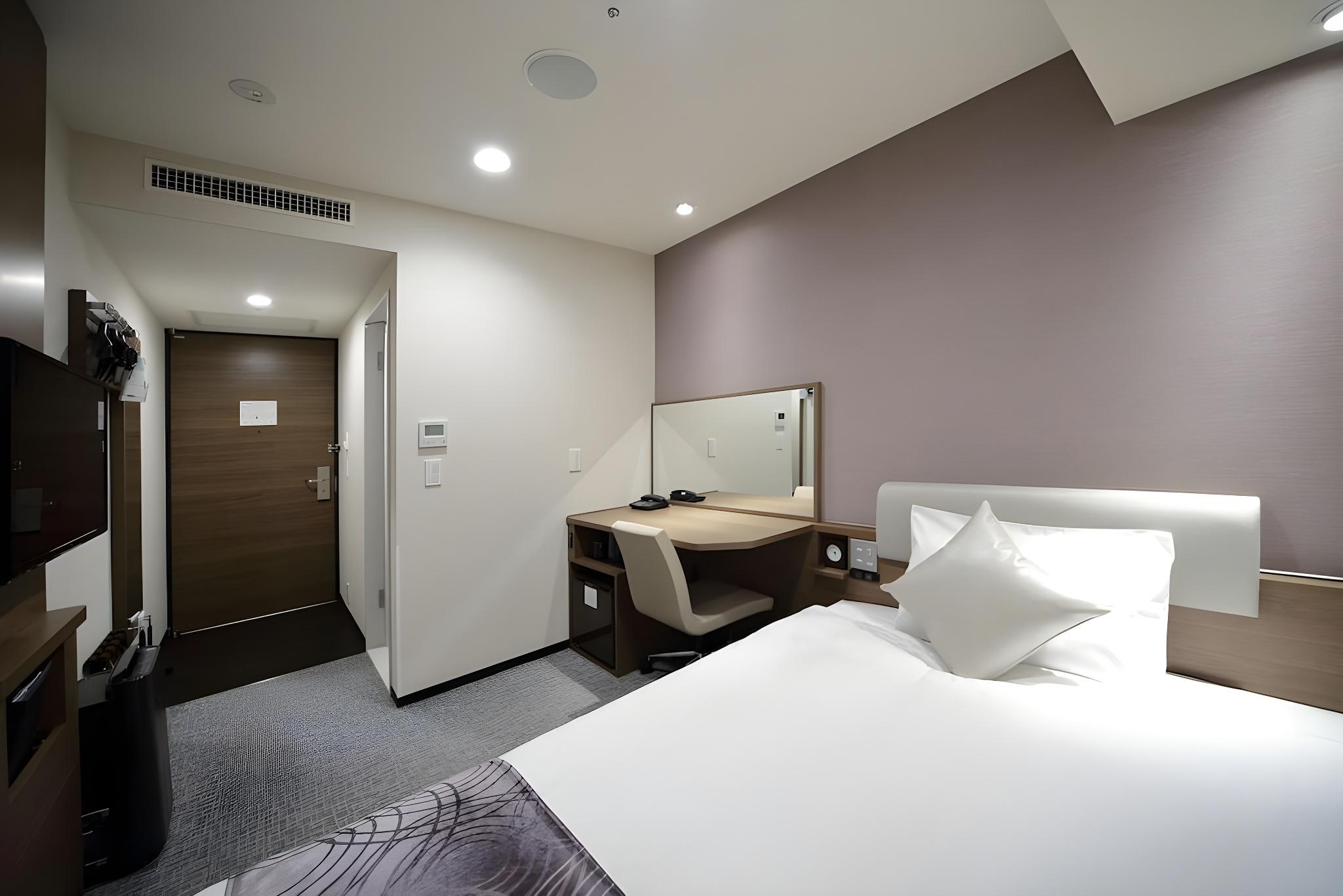 Semi Room, Semi Double Bed