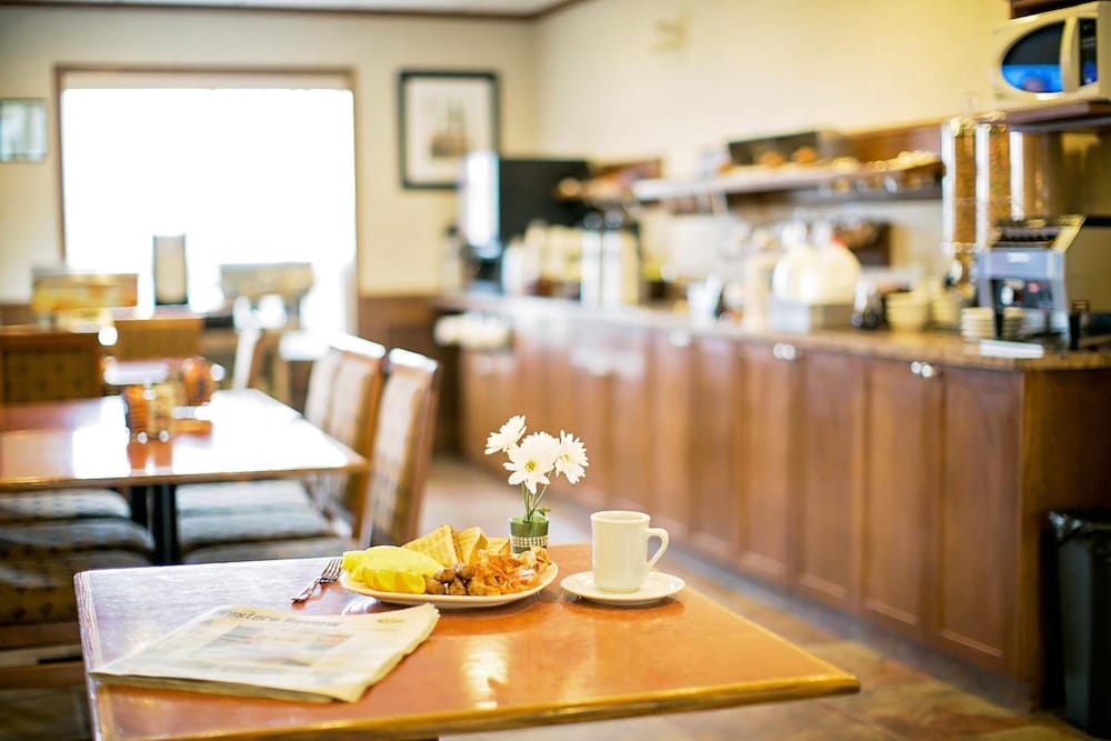 Service Plus Inns Suites Drayton Valley 32/37