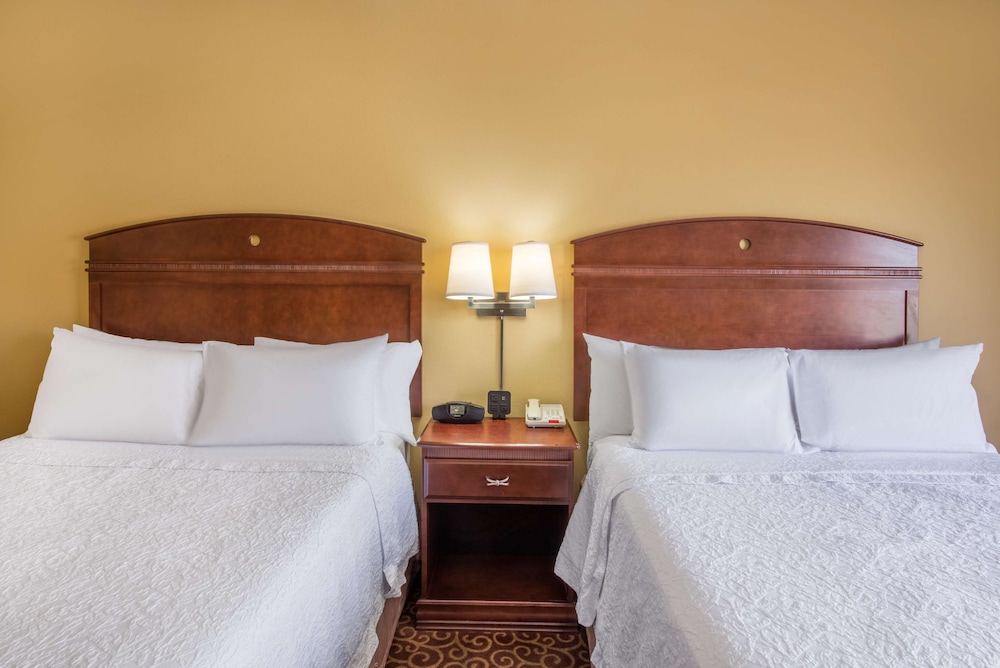 Hampton Inn Suites Oklahoma City South 13/39