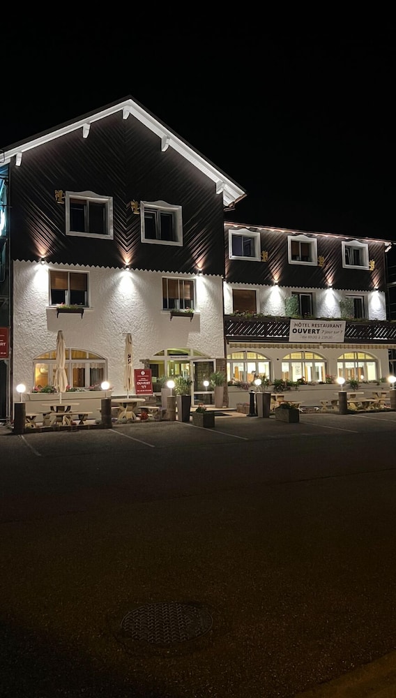 LOGIS HOTEL DES ROCHES 5/60
