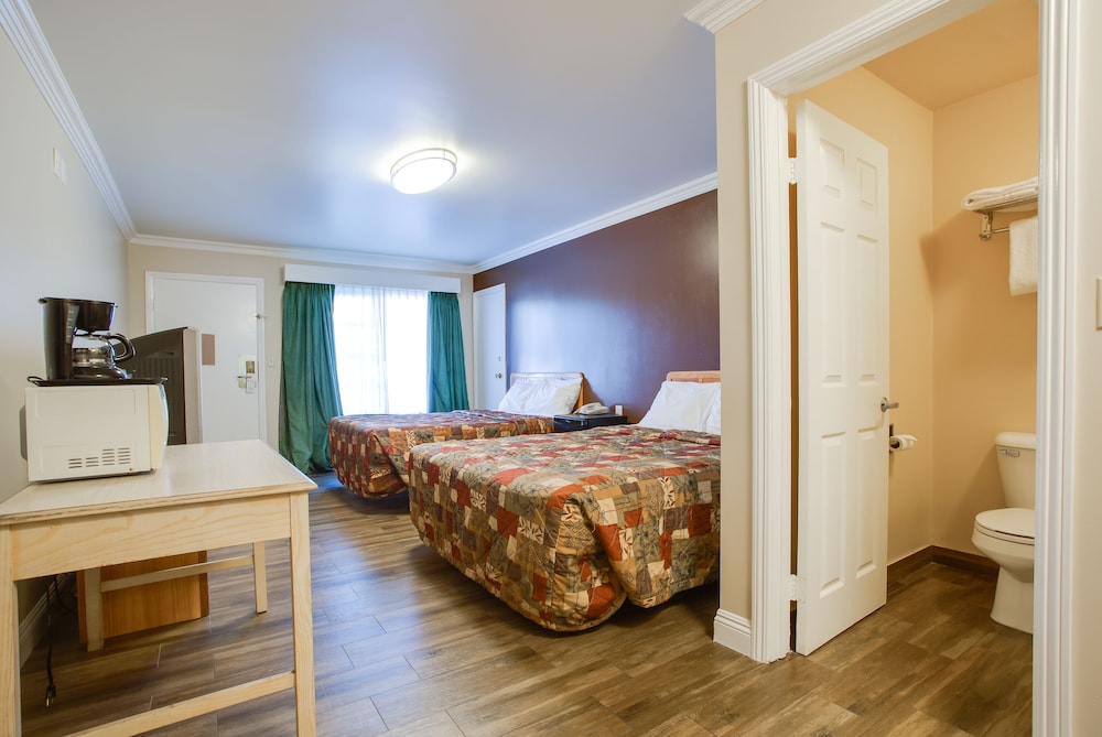 Abby S Anaheimer Inn 8/30