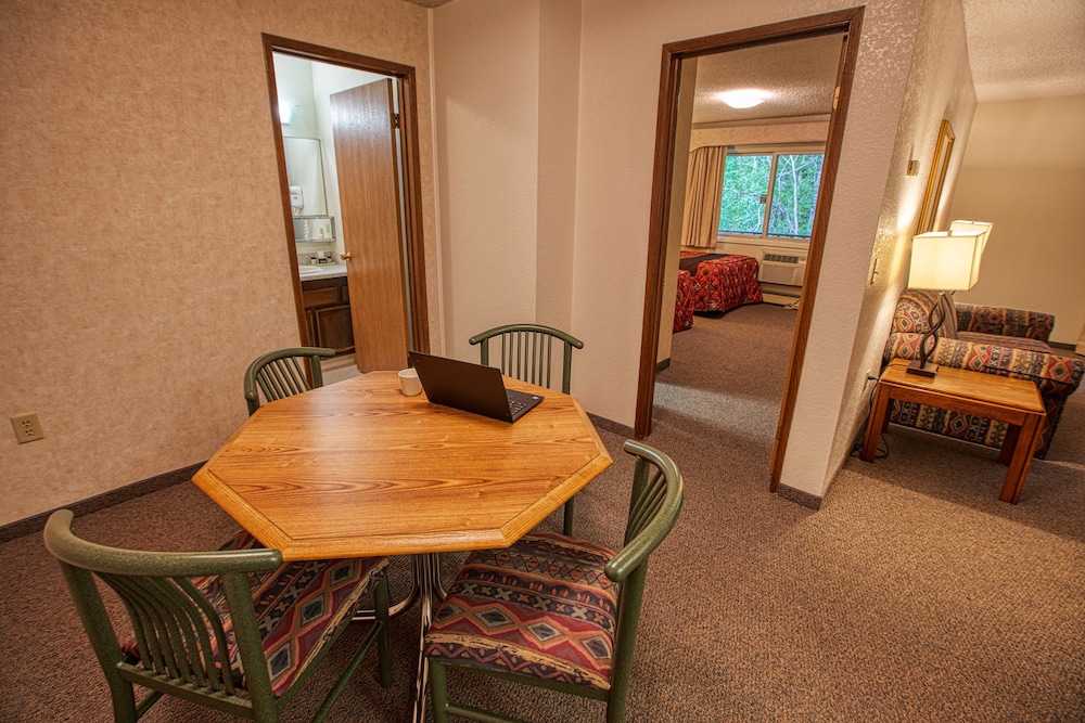 WEDGEWOOD RESORT 9/33