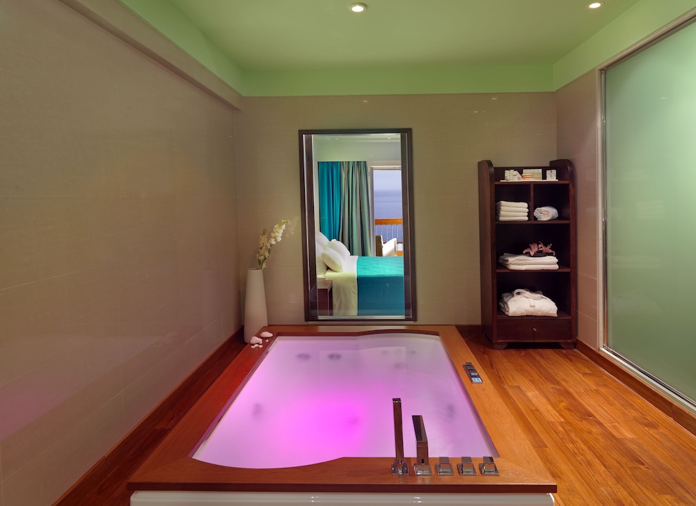 Apostolata Island Resort and Spa 34/71