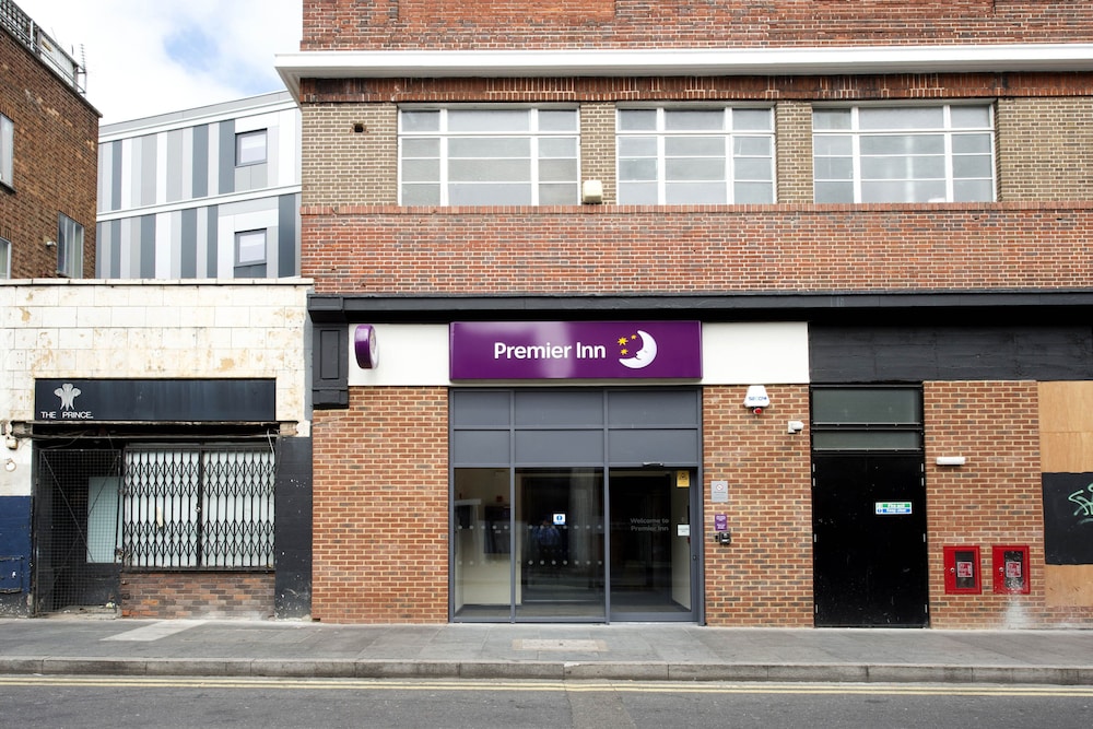 Premier Inn London Brixton Hotel in LONDON