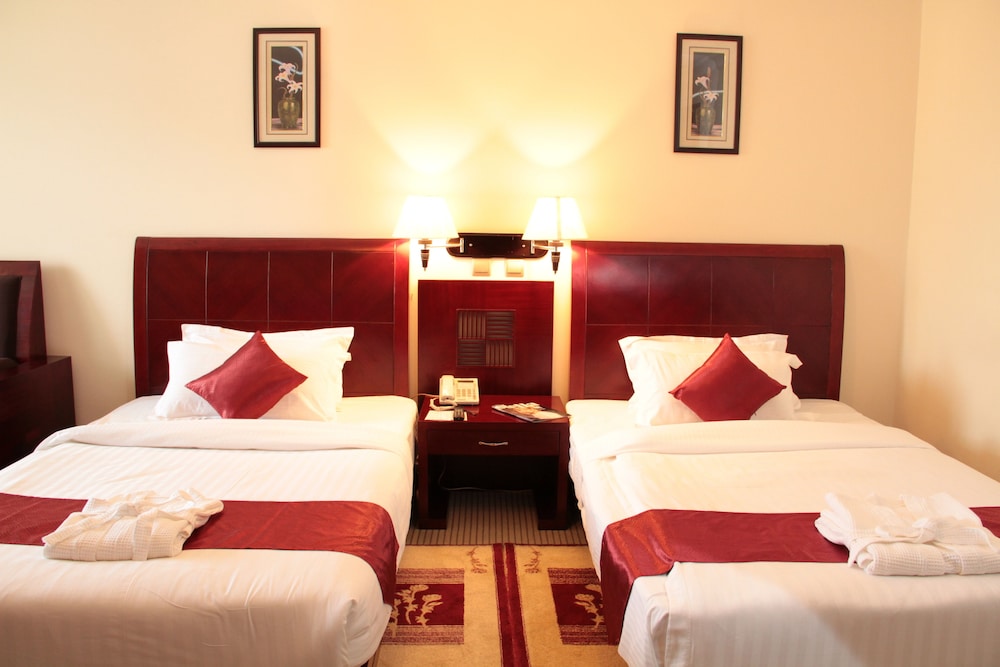 Kaleb Hotel 8/50