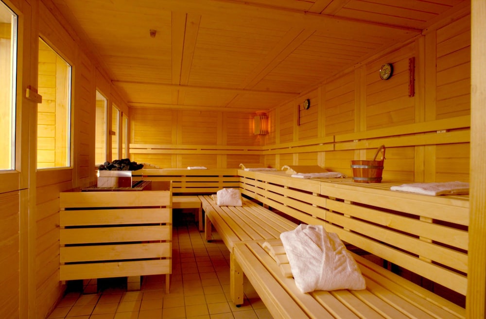 swimming pool spa