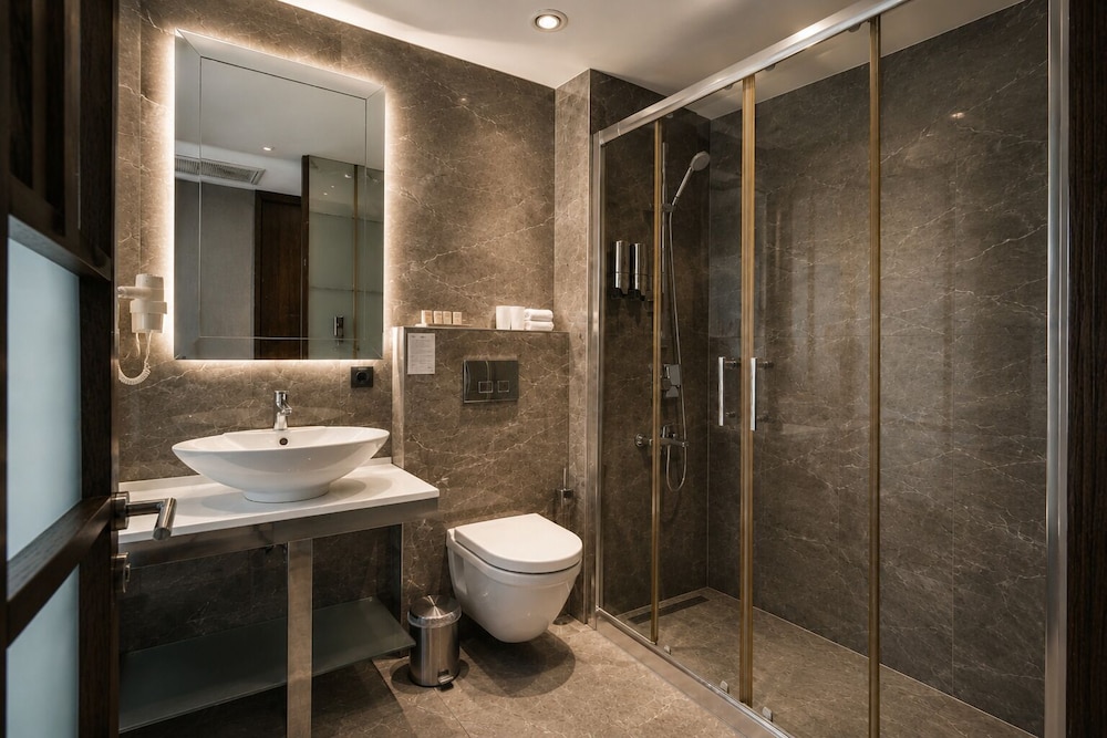 The Biancho Hotel Pera 72/73