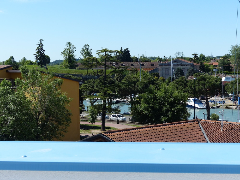 Meet Gardalake Hostel 21/50