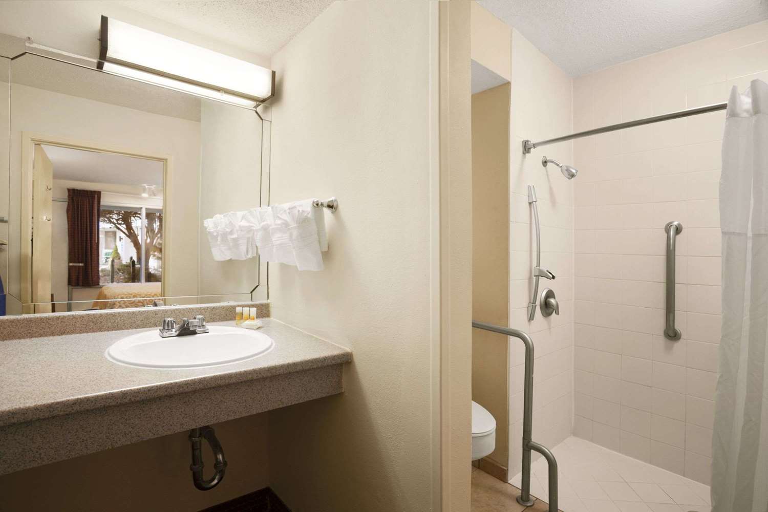 Days Inn By Wyndham Alexandria 19/19