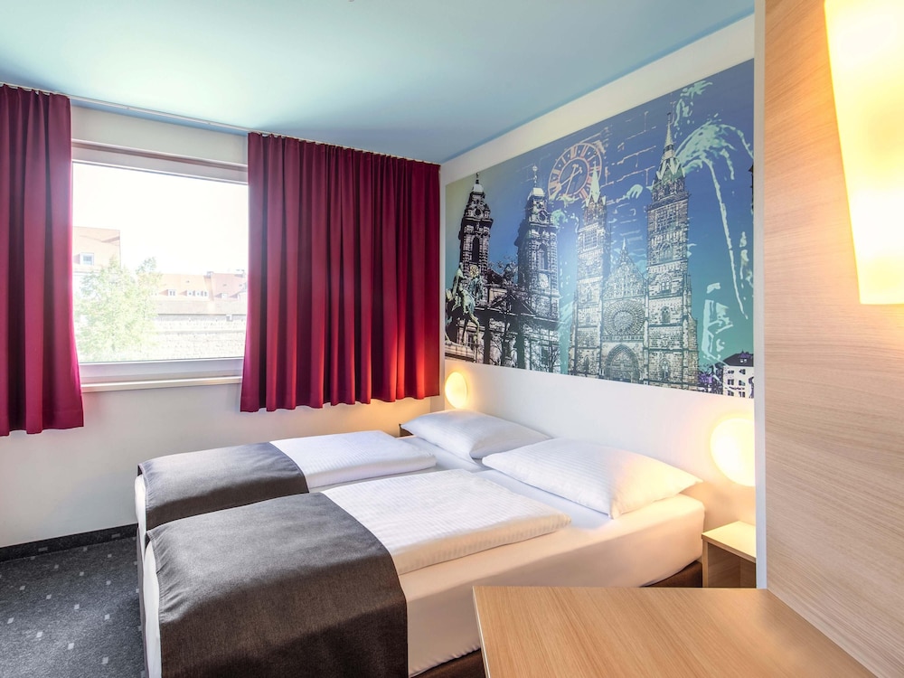 ROOM, TWIN BEDS