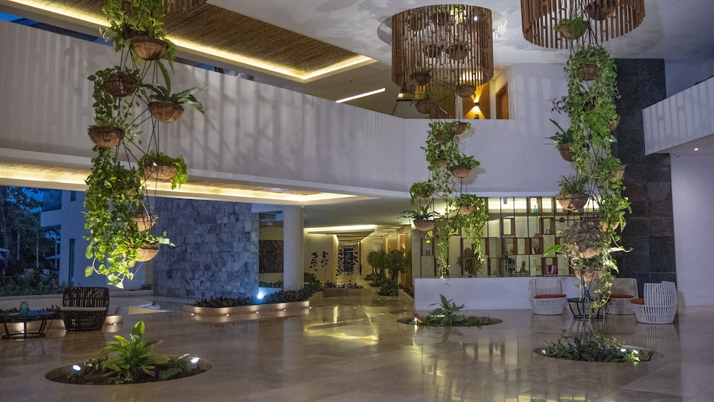 Azura Beach Resort - Adults Only 16/67
