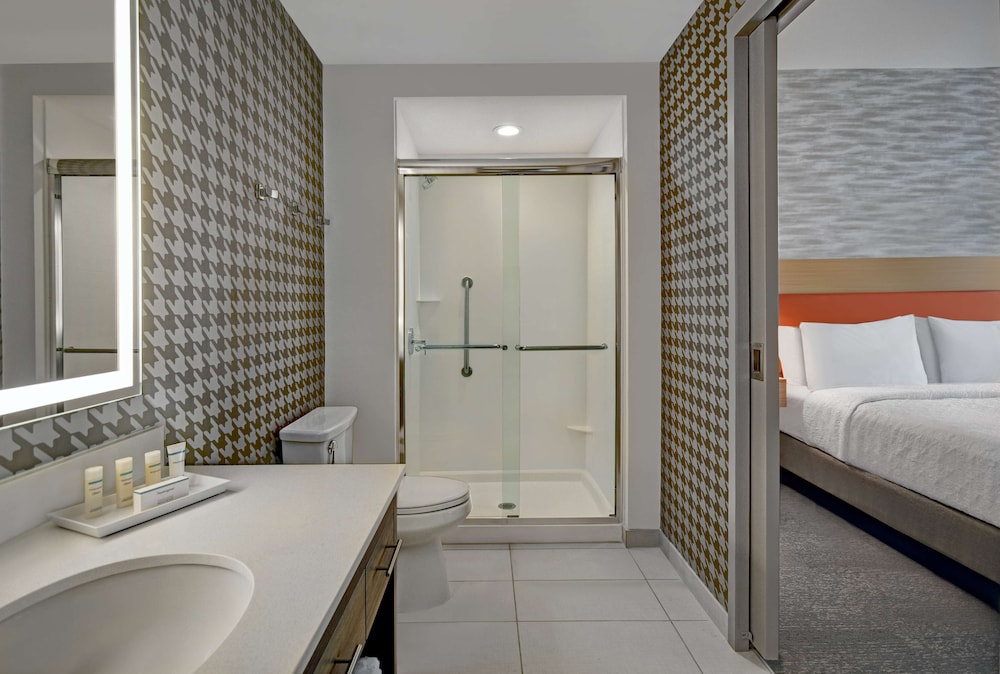 Home2 Suites by Hilton Houston Medical Center 11/52
