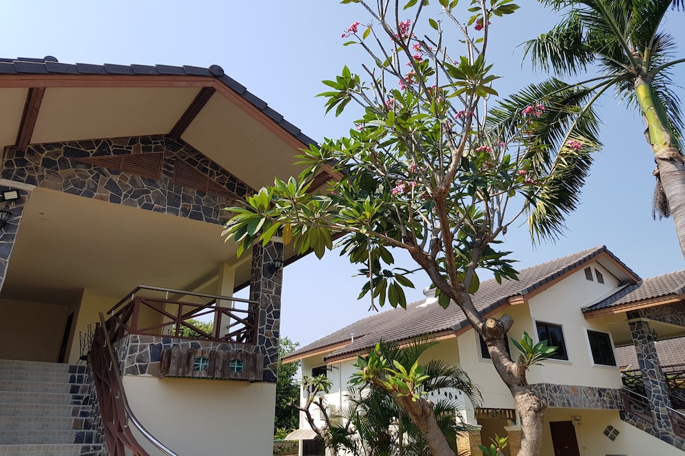Talekaew Resort 4/66