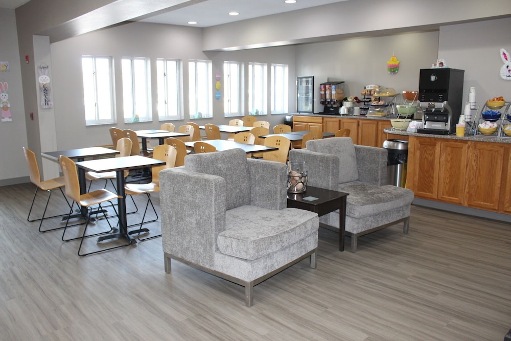 Reston Inn & Suites 29/50