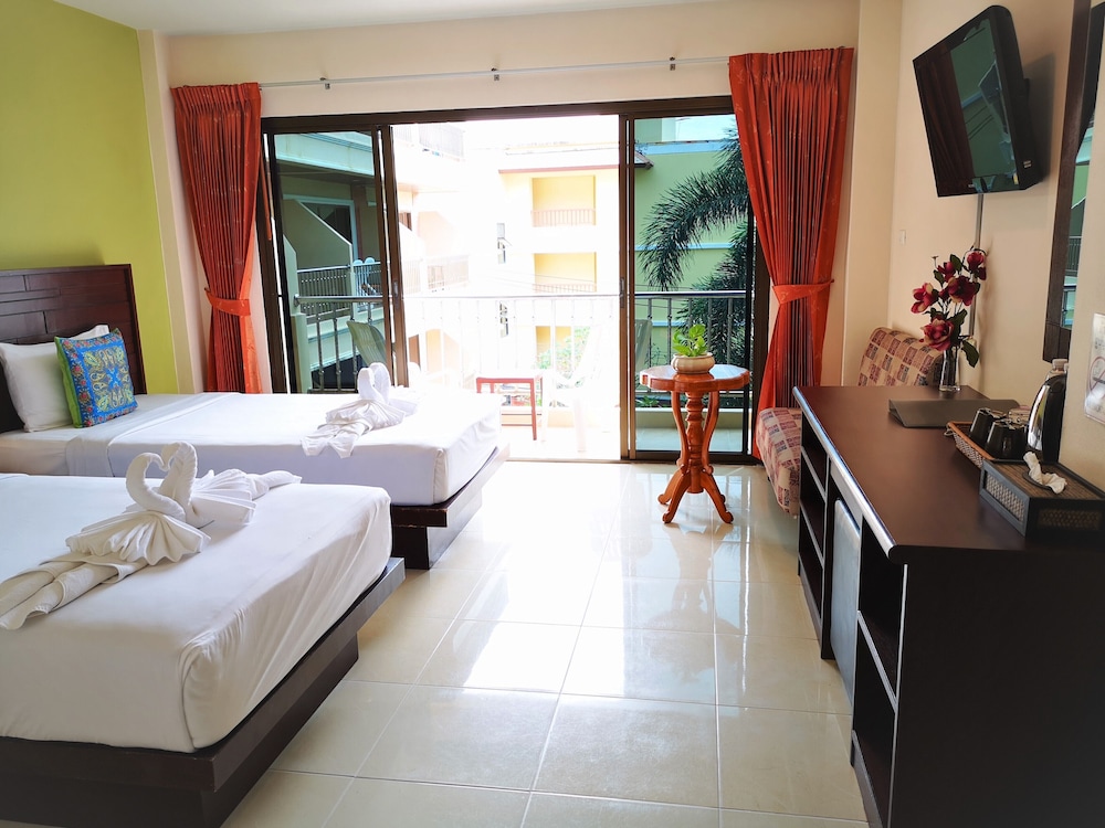 SEVEN SEAS HOTEL 23/64