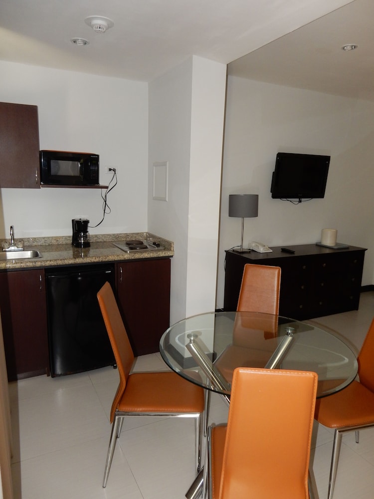 Voco Surfside Aruba by IHG 71/90