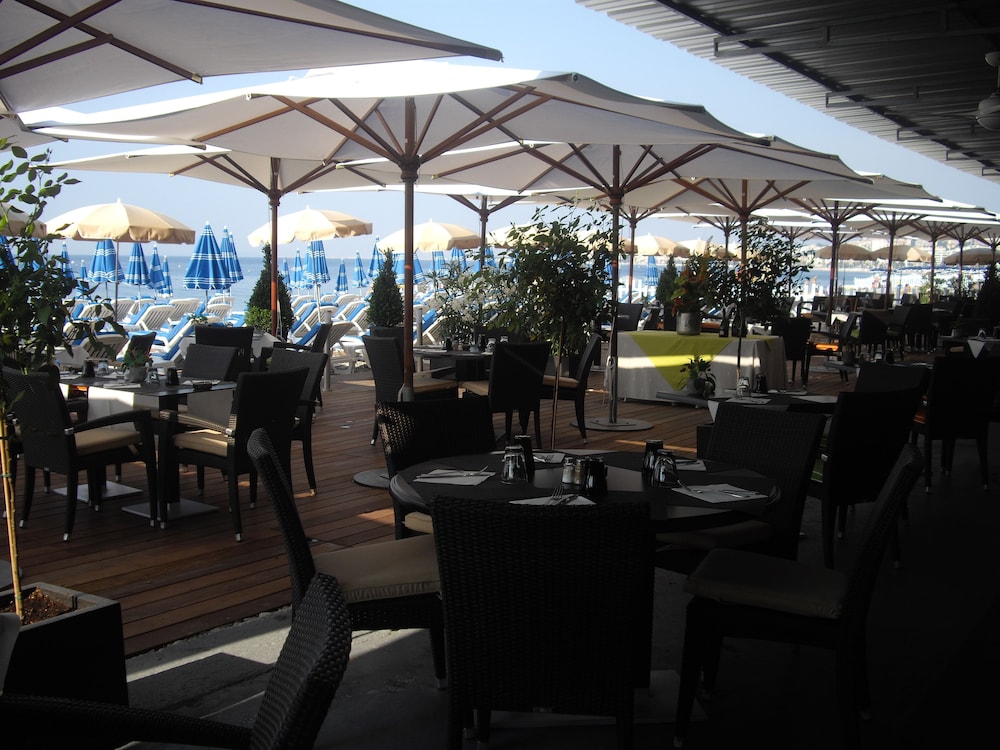 restaurant-cafeteria