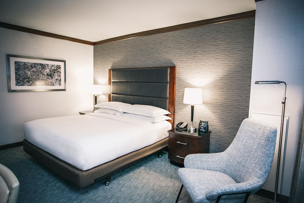 Hilton Minneapolis Bloomington 16/70