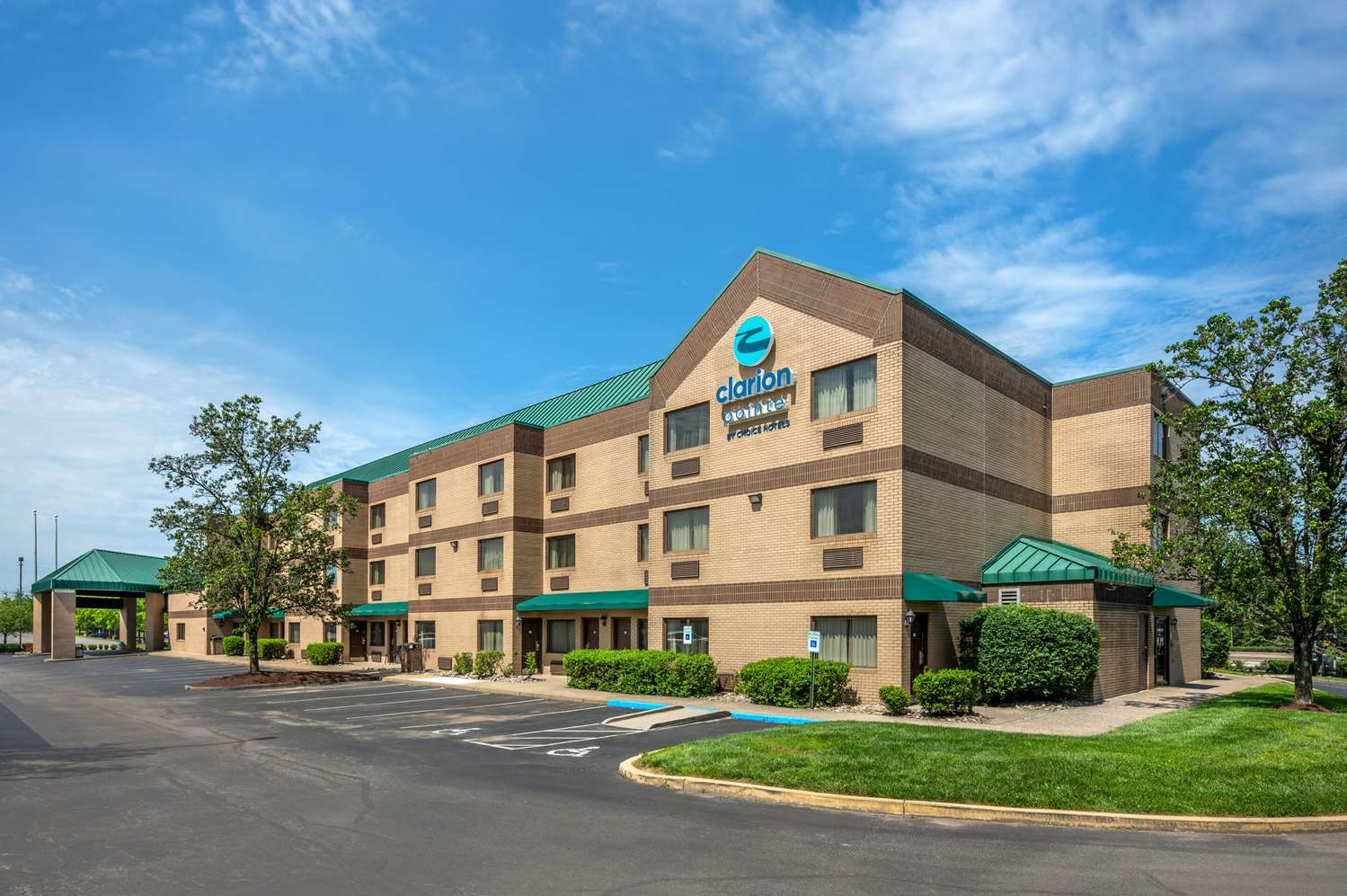 Clarion Pointe Louisville East 2/33