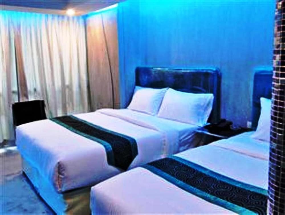 Blutique Hotel 7/31