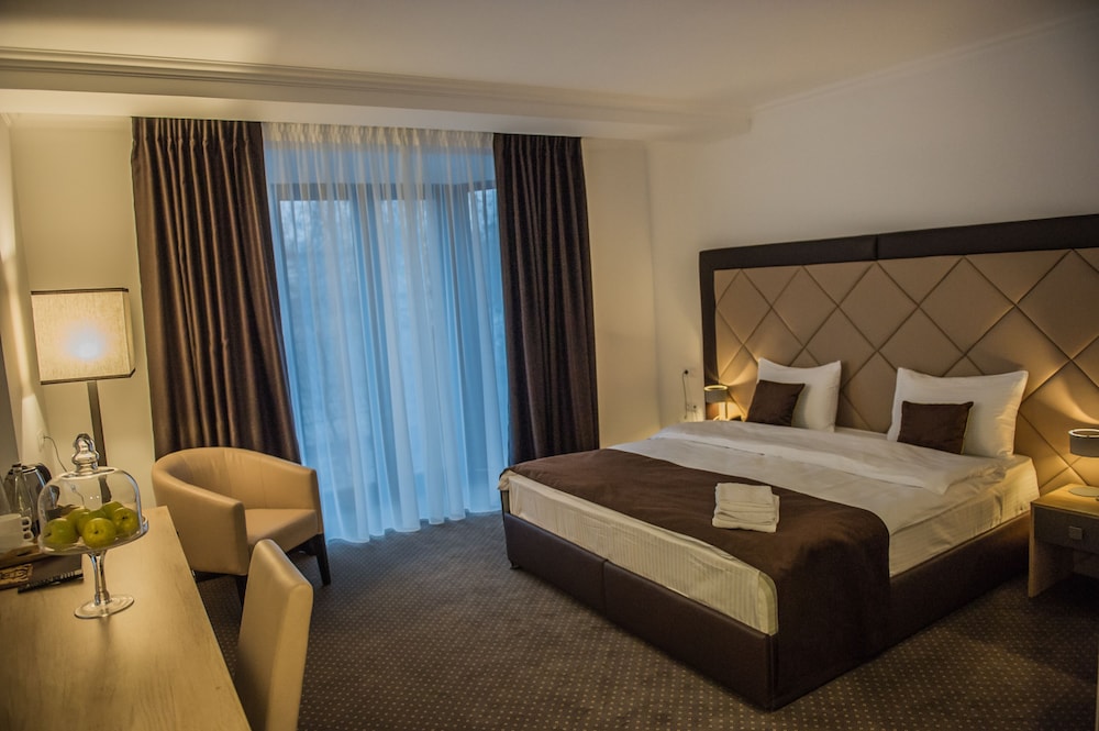 Bernardazzi Grand Hotel 12/43