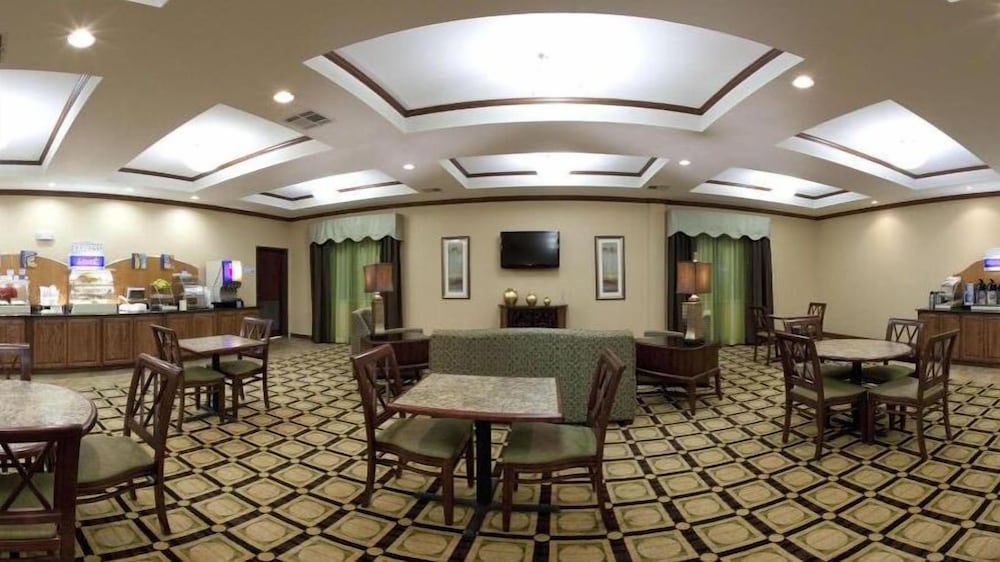 Holiday Inn Express Hotel Suites Dumas 59/72