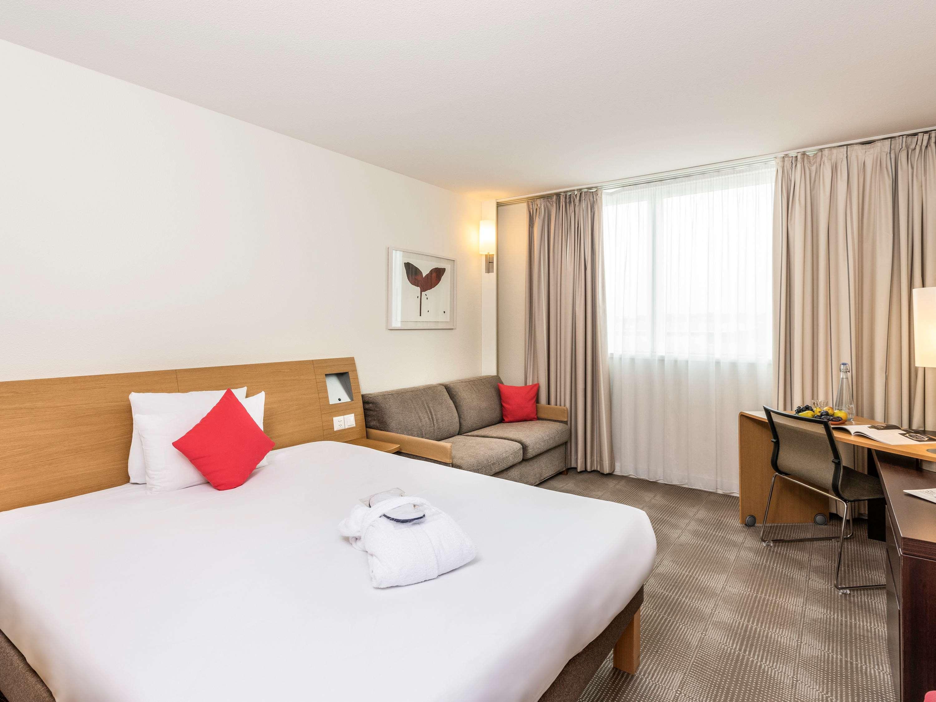 VIP, EXECUTIVE, QUEEN BED, SOFA