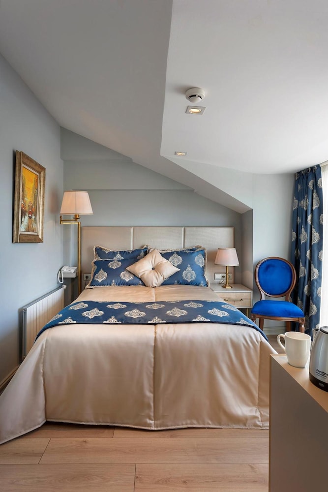 Guner Business Hotel 12/23