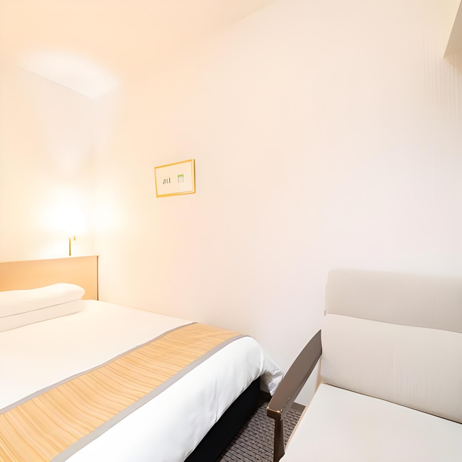 Semi Room, Single, Semi Double Bed