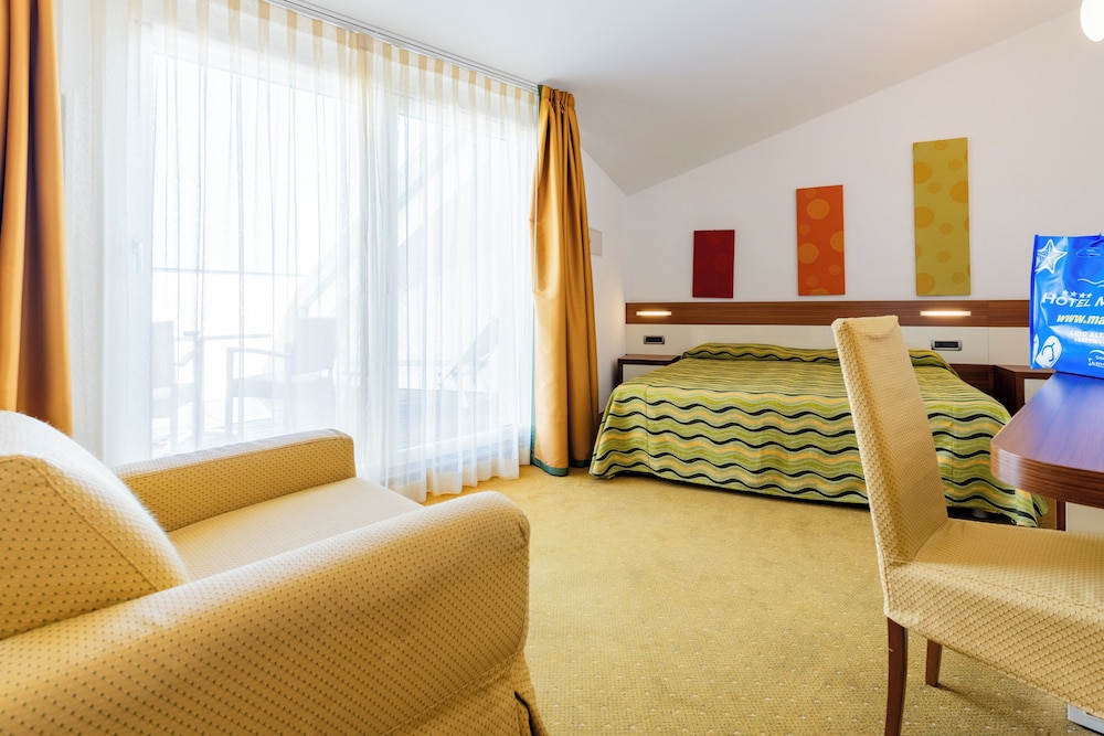 HOTEL MAREGOLF 30/46