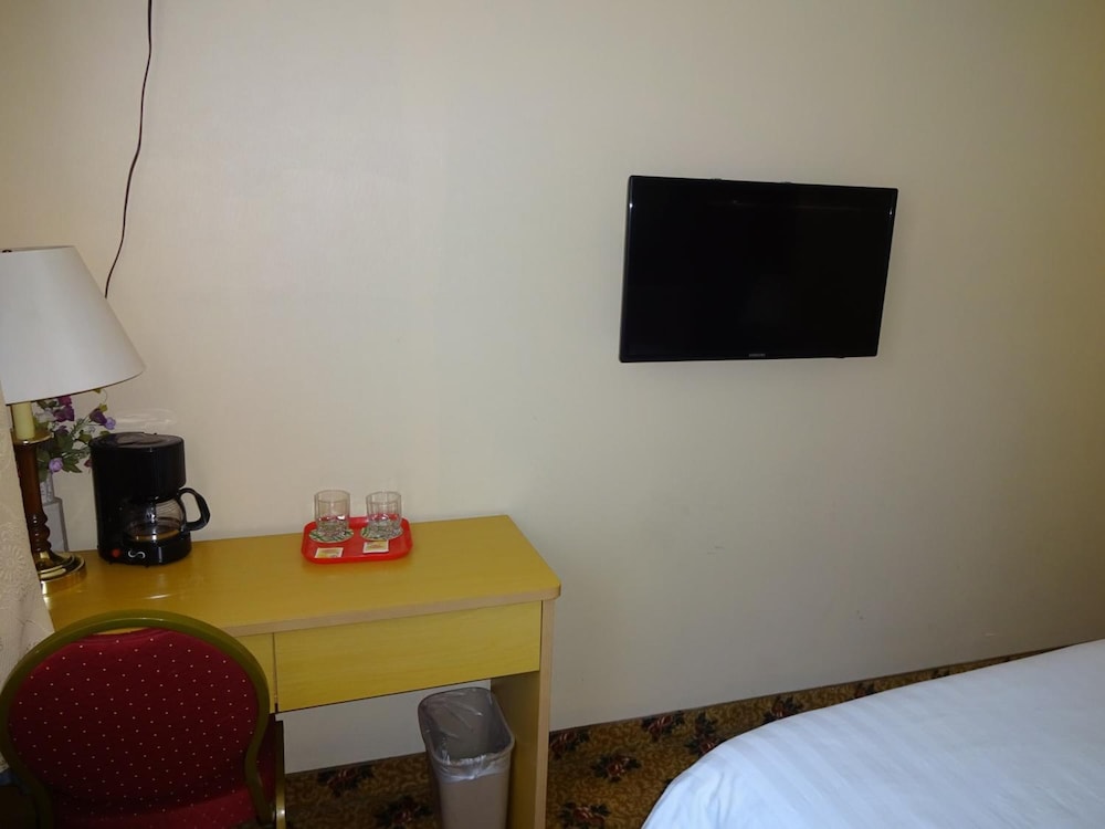 Flushing Hotel 51/60